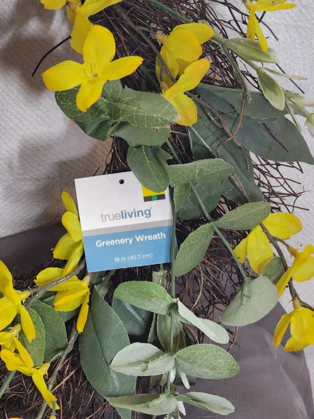 Hudson Farmhouse True Living Yellow Flower Leaf Indoor Only 18